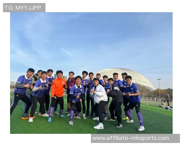 愿每位足球队员在赛场上展现风采勇往直前收获胜利与友谊的美好祝福